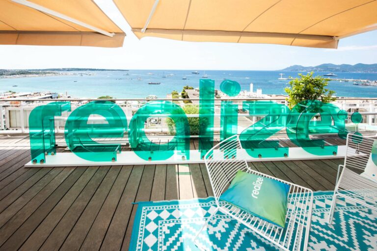Sartou photographe professionnel à Antibes pour l'événement de l'ADWeek 2025 de Cannes
